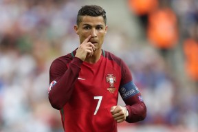 2026世界杯-逆转风暴与莎拉波娃新规争议，雄鹿队在质疑声中步履维艰